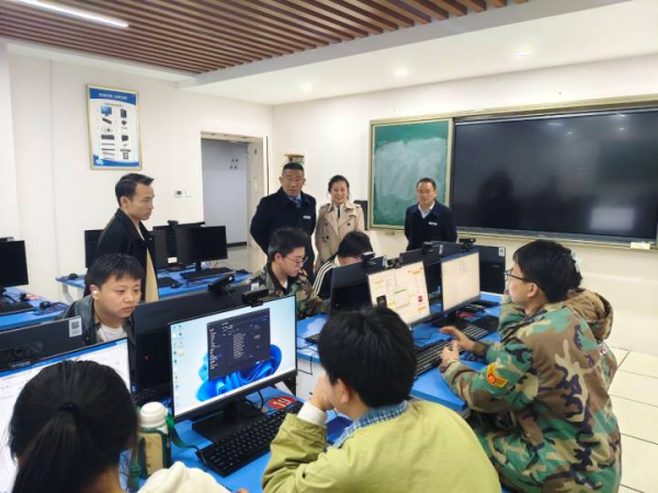 以賽促學、以賽賦能 信息工程學院點亮學子網(wǎng)絡工程設(shè)計技能成長之路